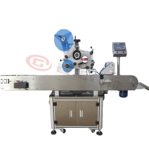 Automatic horizontal labeling machine for vials
