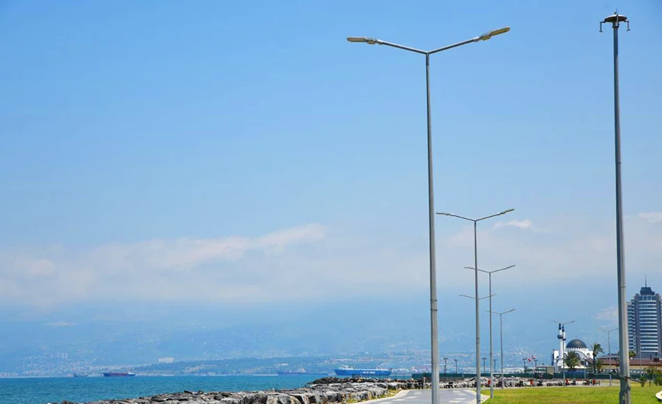 Introduction of FRP road light pole.