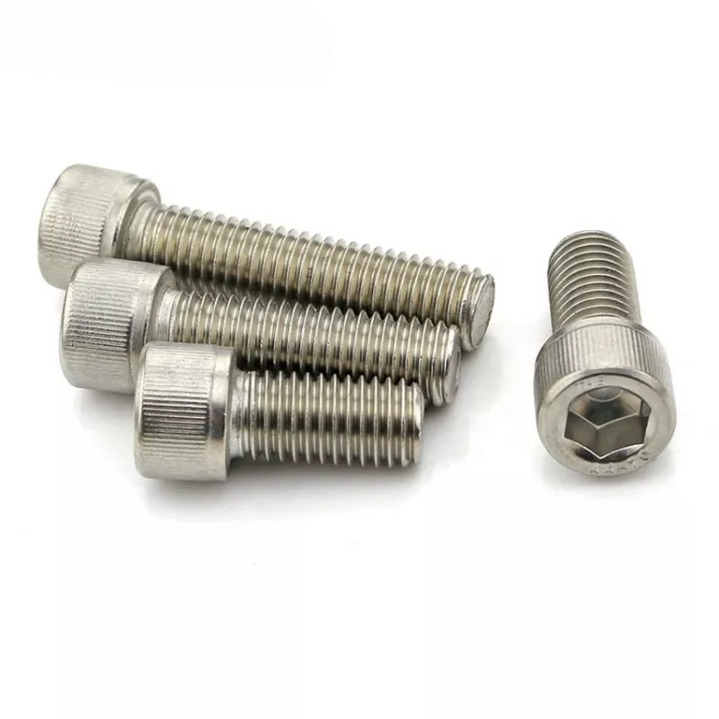 What is the difference between socket head screws and machine screws?