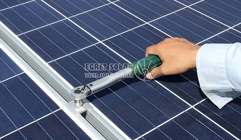 Solar Panel Clamps တွေကို ဘယ်လိုထိန်းသိမ်းမလဲ။