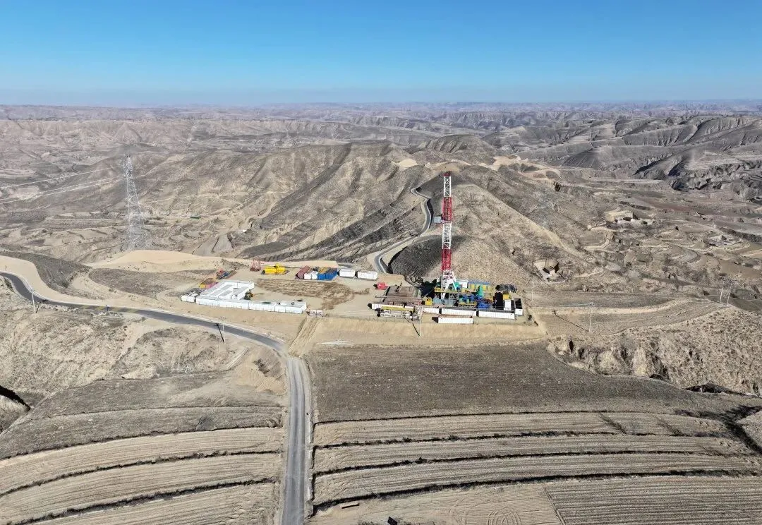 Grandes notícias! CNPC descobriu um grande campo de petróleo com capacidade de 100 milhões de toneladas