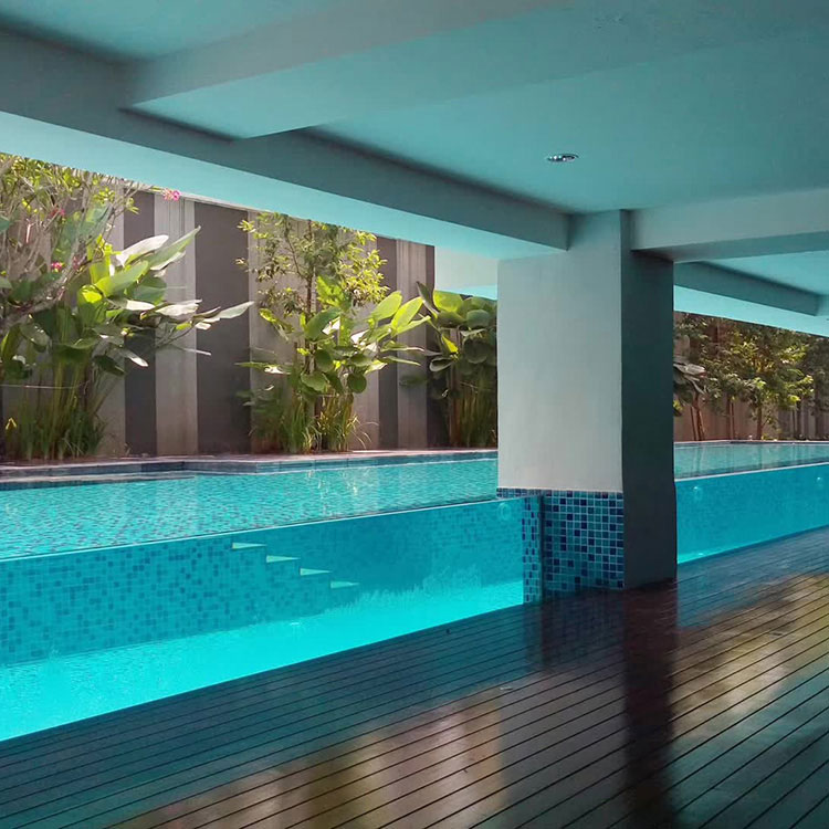 Bể bơi acrylic không viền khách sạn