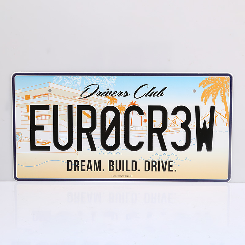 Placa de matrícula decorativa con número de coche en relieve
