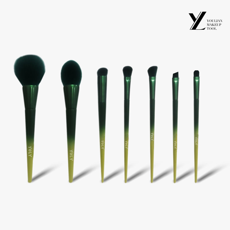 9 Green Gradient Face Brushes