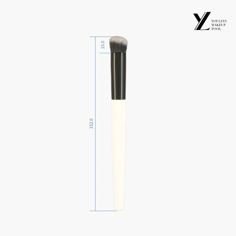 Angled Concealer Brush