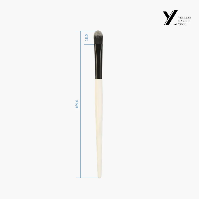 Large Flat Concealer Brush