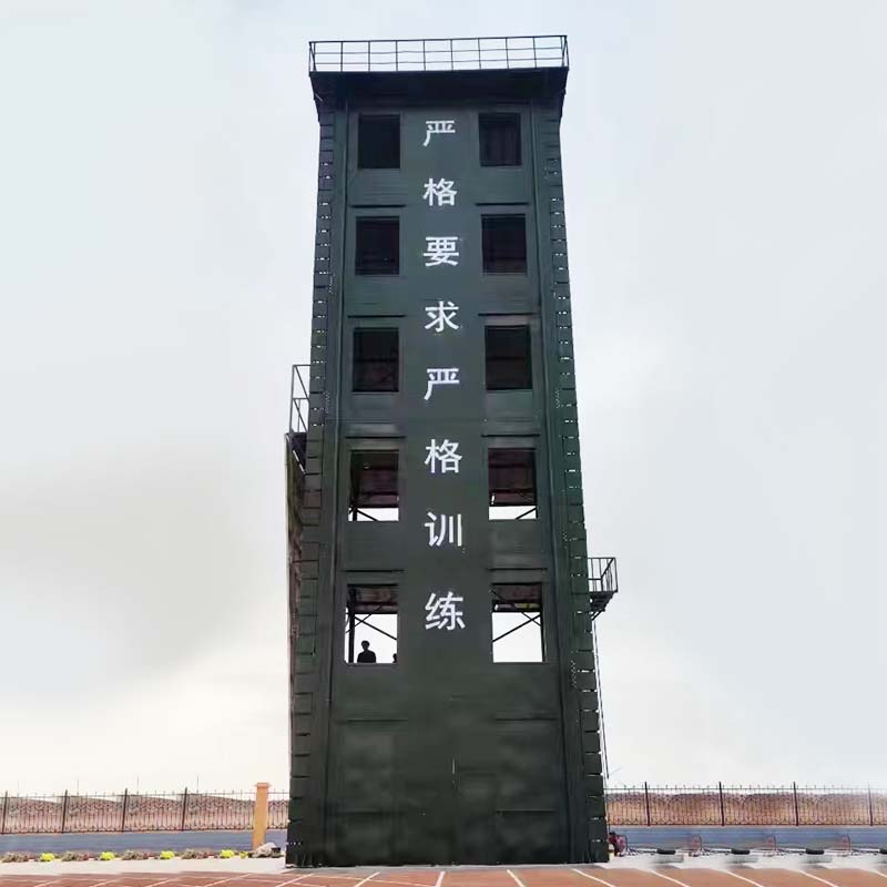 Torre de treinamento em estrutura de aço