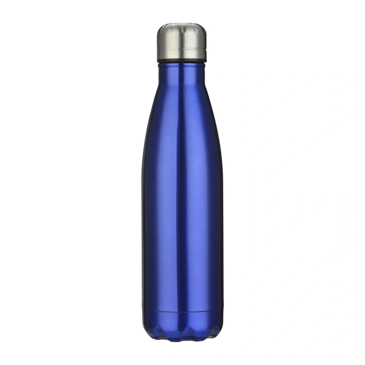 Bottiglia di acqua fredda isolata