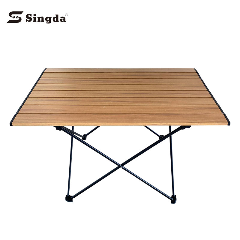 Hliníkový vodotesný kempingový stôl z dreva