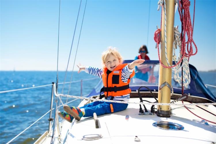 5 Must-Have Safety Equipment for Your Boat