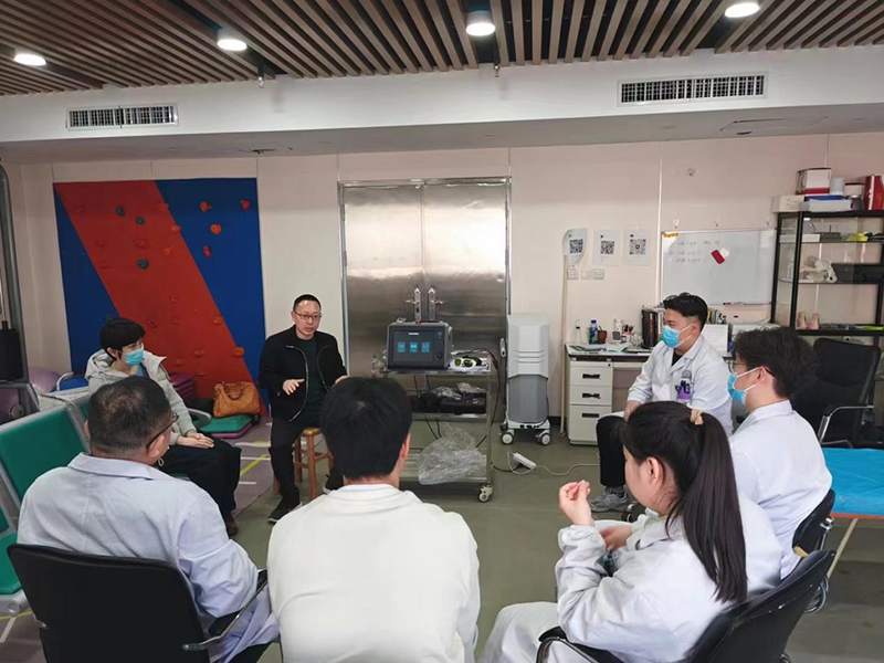 PBM Medical Laser eta Wuhan People's Hospital lankidetzan sartzen dira Fisioterapia Laserrean