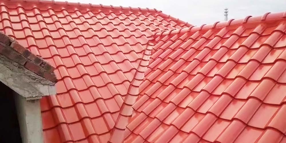 What is  clay roof tile?