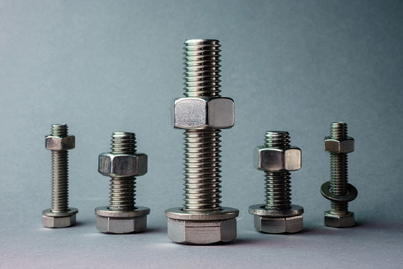 Introduction and application range of hexagon head bolts.