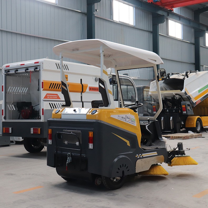 Small sanitation electric sweeper - 1