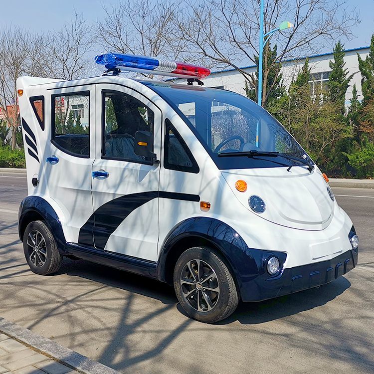 Enclosed electric patrol vehicle with 5 seats - 2 
