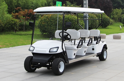 What rules and matters should be paid attention to when using a golf cart on the course?
