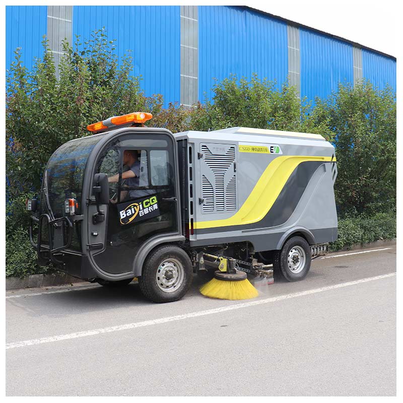 Electric cleaning and washing multifunctional integrated vehicle - 2