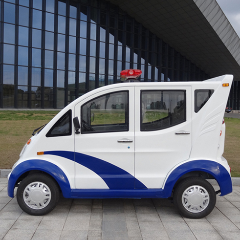 Enclosed electric patrol vehicle with 5 seats - 6 