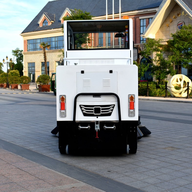 Rechargeable street sweeper - 8