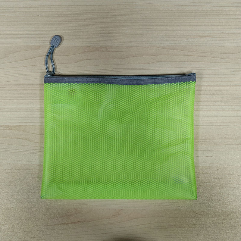 حقيبة بسحاب شبكي من مادة EVA باللون الأخضر