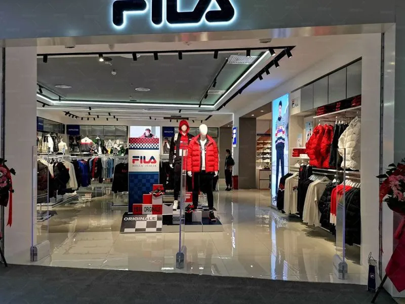 Klesbutikken FILA installerer AM9800 lyd og magnetisk tyverisikring