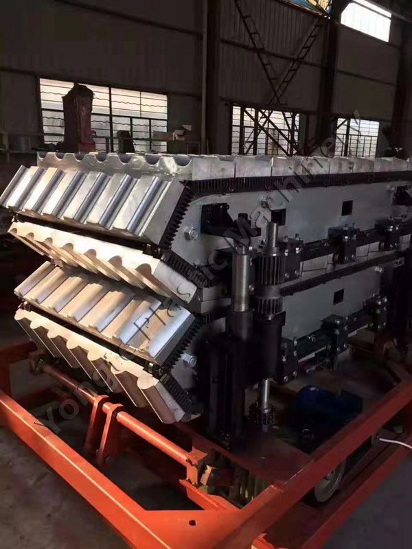 PVC corrugated roof sheet forming machine