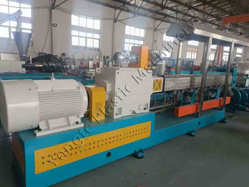 Parallel double screw extruder