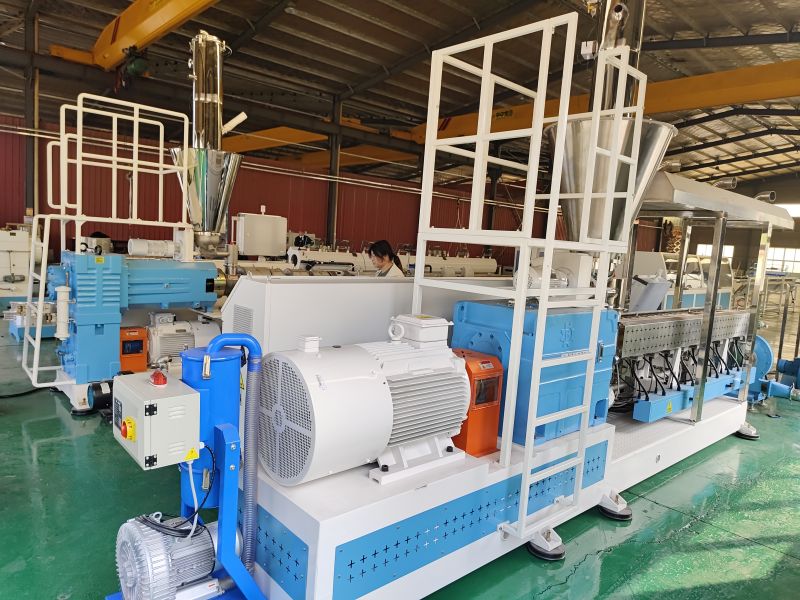 parallel double screw extruder for wpc granulation machine