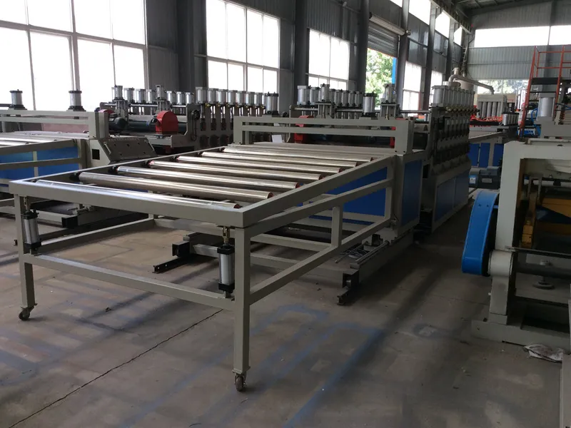 Extrusionsmaschine für PVC-WPC-Schaumplatten