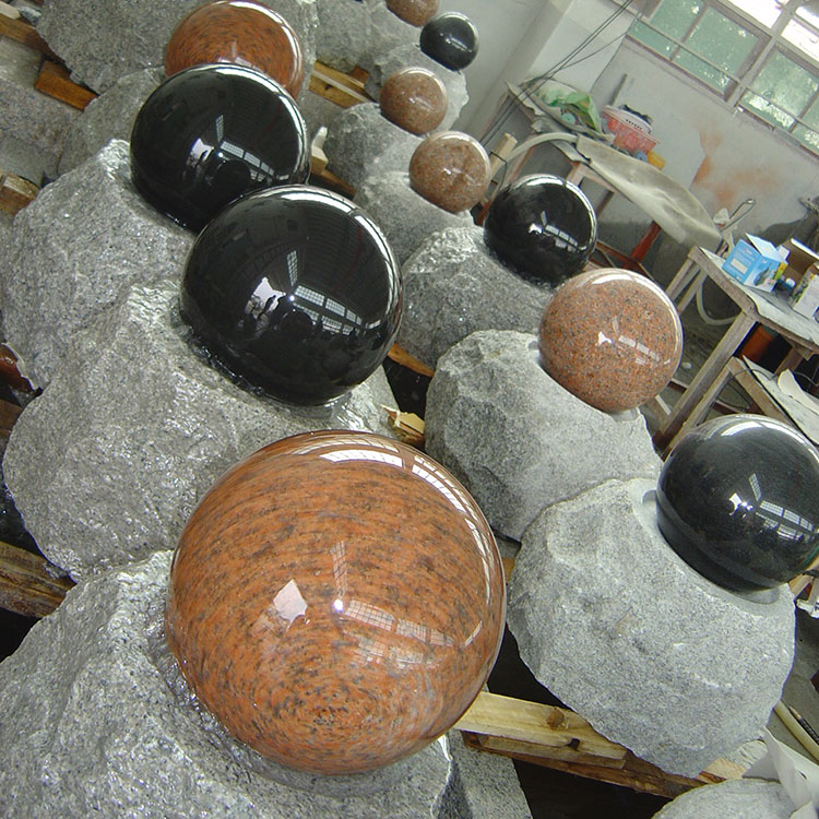 Басейн Фонтан с каменна топка