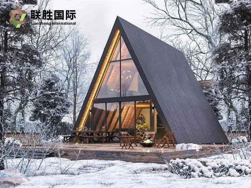 Trojúhelníkový panelový dům s rámem A