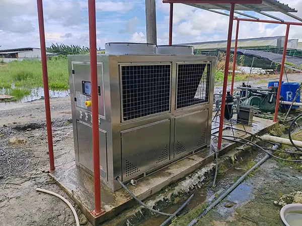 Quais fatores devem ser considerados ao escolher um fabricante de resfriador de água industrial