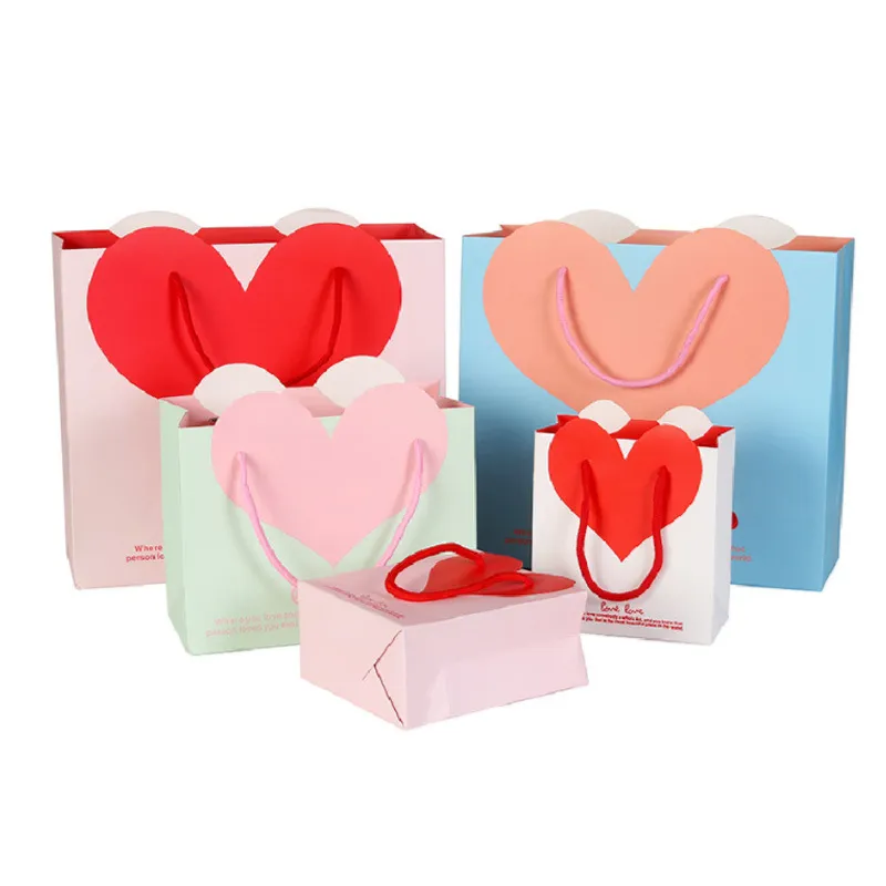 Bolsas de papel en forma de corazón