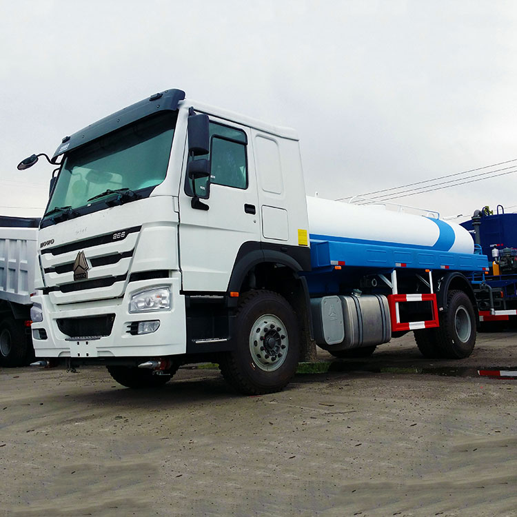 Камион цистерна за воду од 10000Л