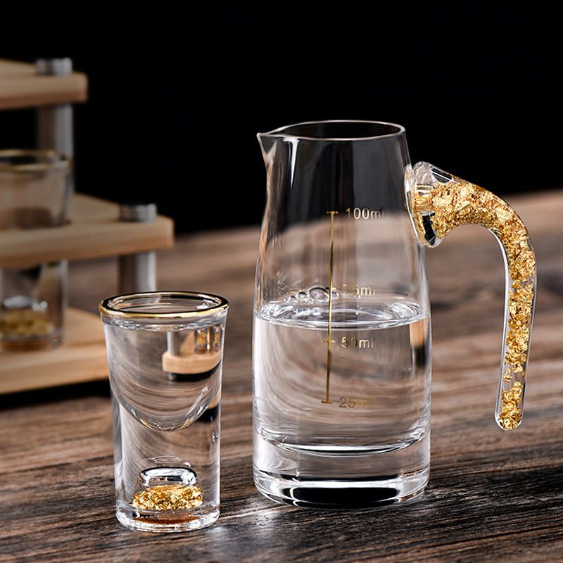 Zlatá fóliová sklenice na bílé víno