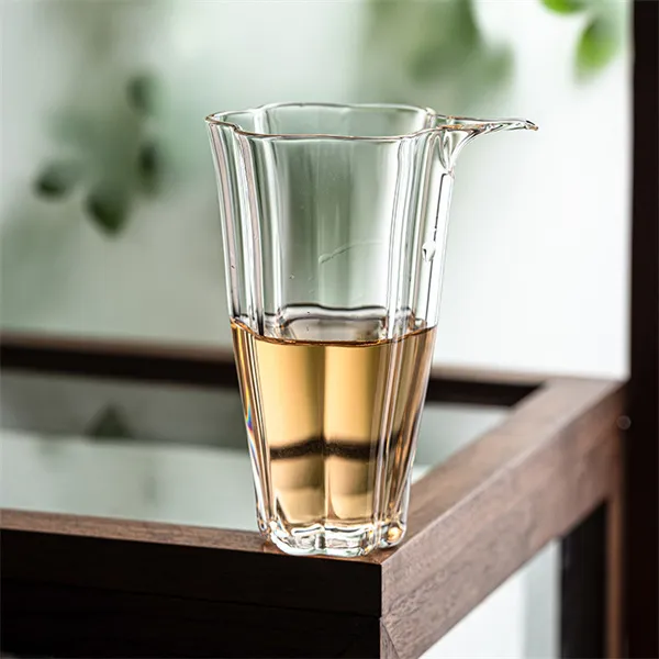 High-end Chinese style glass fair cup