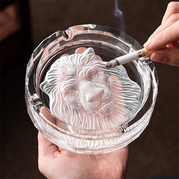 Lion crystal glass ashtray
