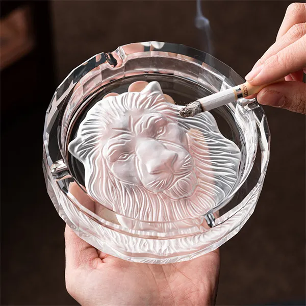 Löwen-Aschenbecher aus Kristallglas