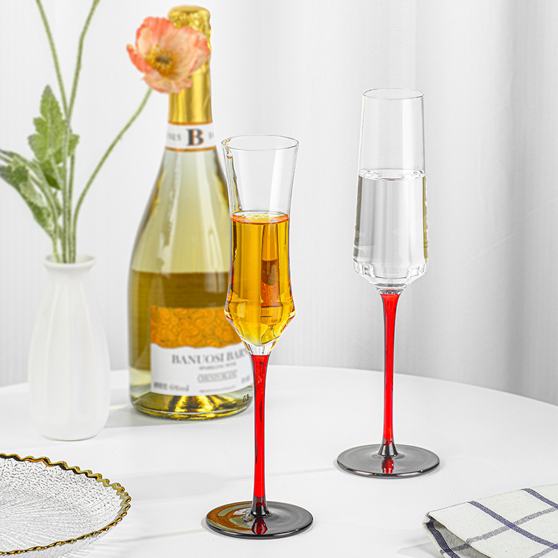 Flûte à champagne en verre à taille fine