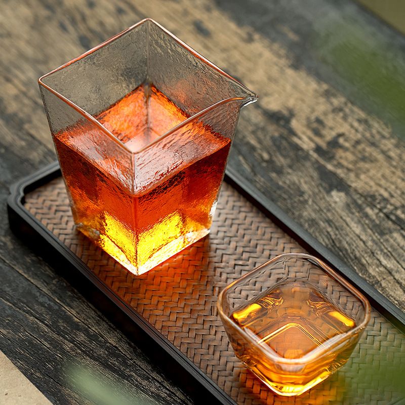 Сајамска чаша од квадратног кованог стакла