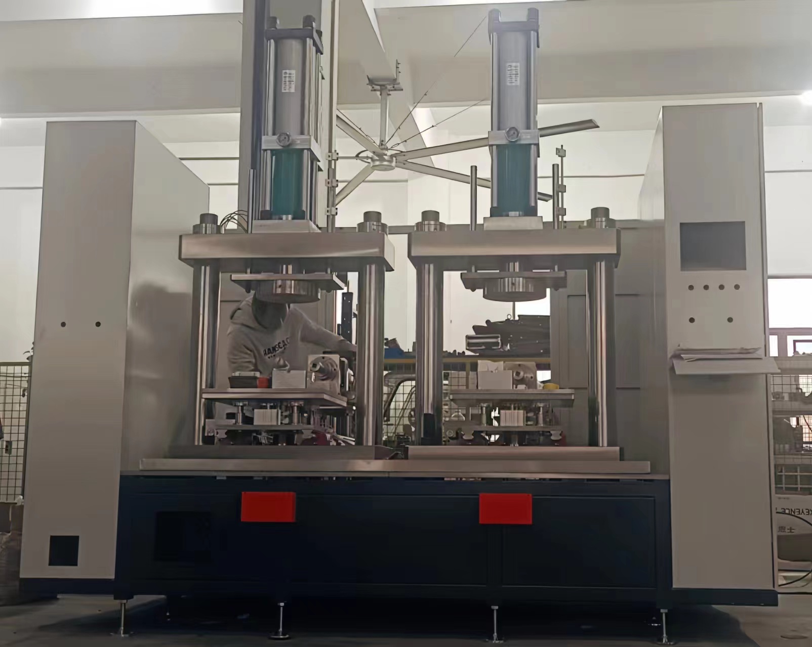 Máquina de prueba automática de válvulas verticales de dos estaciones