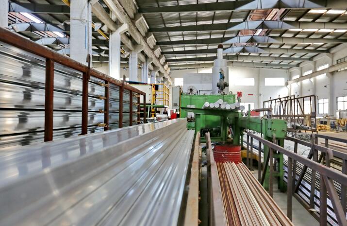 As a leading Zhejiang aluminium extrusion manufacturer, we strive to offer the highest quality extrusion products at competitive prices to meet the needs of our diverse customer base.