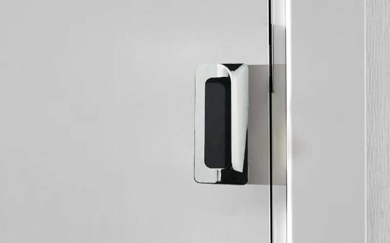 How to choose door handles for different industrial doors?