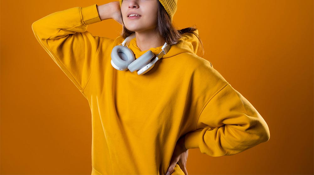 What are the types of hoodies and what are their characteristics?