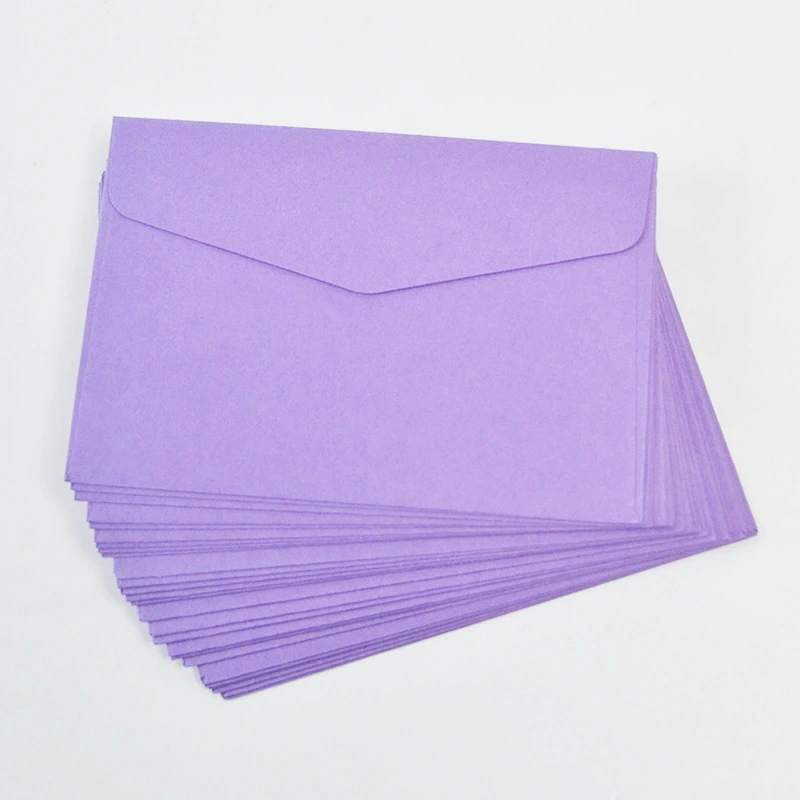 Enveloppes postales colorées de mariage