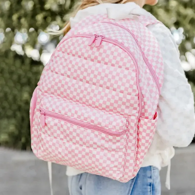 Mochila acolchada en rosa rubor con tachuelas de diamantes de imitación