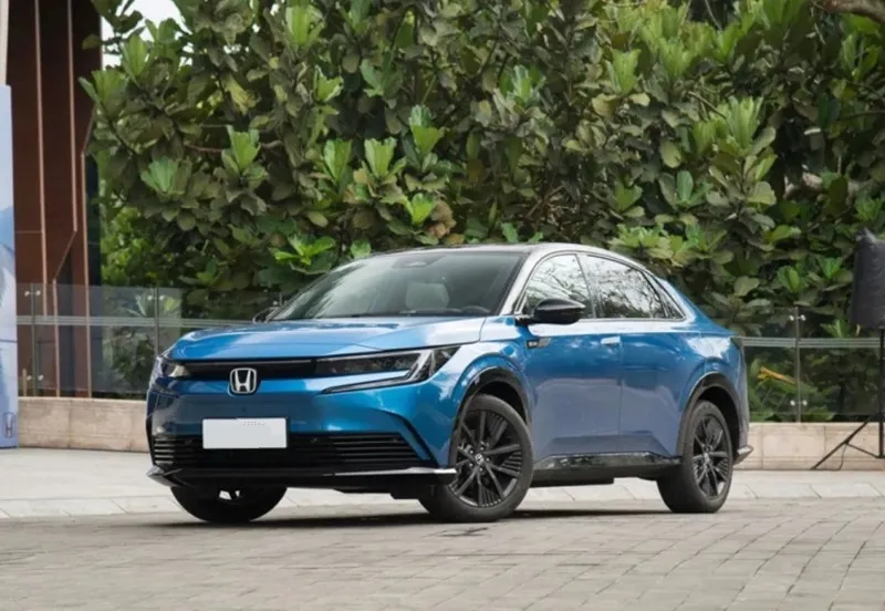 What are the advantages of the  Honda enp: 2 over the other two pure electric cars?