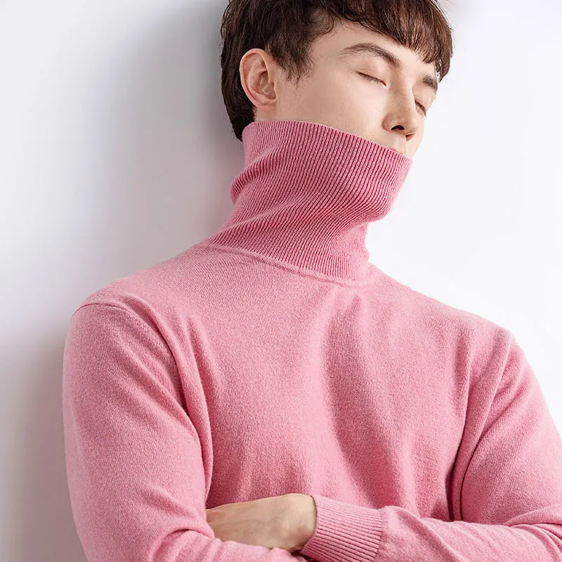 Sweateren er ikke kun stilfuld, men også utrolig behagelig. Dame Mock Neck Pullover Sweater Med en høj halsudskæring og lange ærmer giver den ekstra varme for at beskytte dig mod den kølige luft.