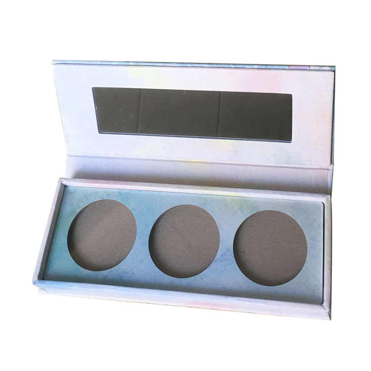 Leere kosmetische Lidschatten-Palettenbox aus Pappe