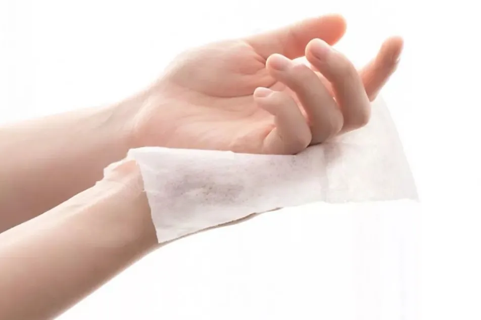 5 Benefits of Using Wet Wipes